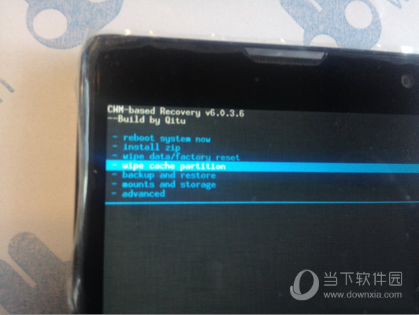 选择到 wipe cache partition